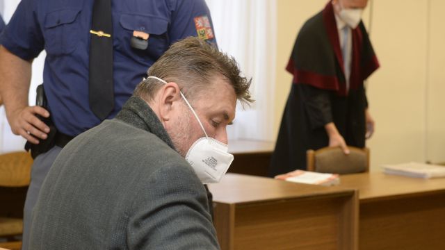 Člen Berdychova gangu zkolaboval u soudu, rozsudek se odkládá